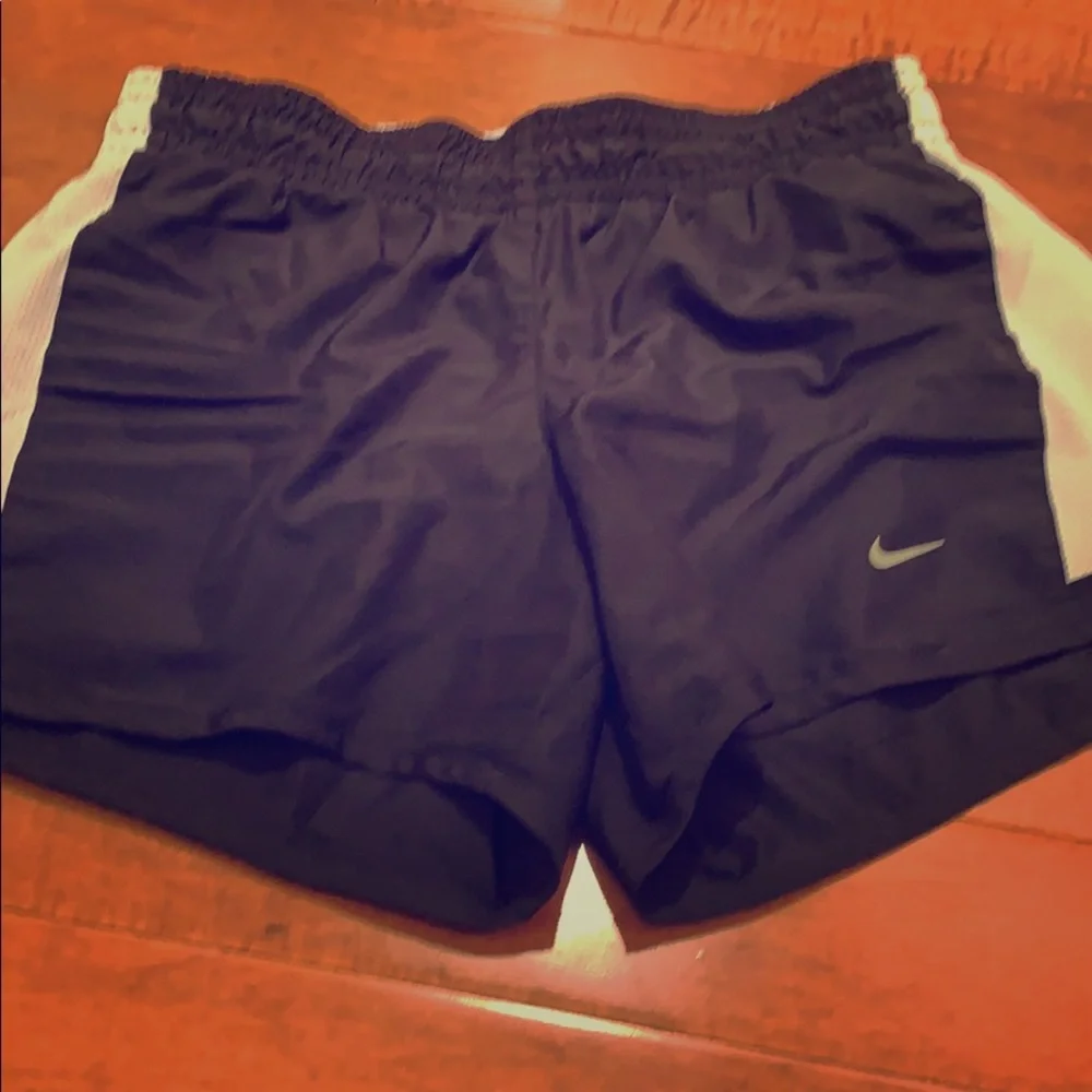 Nike Shorts‎ (Womens)